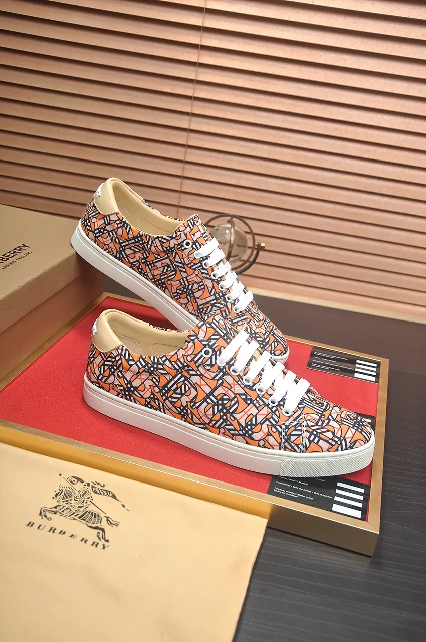 Men's shoes💰480💶[Burberry] (cowhide lining) classic low-top sneakers｜Imported cowhide with classic plaid fabric｜Cow leather lining｜Original outsole｜Fine workmanship and comfortable to wear Size: 38-44 (customized at 45)